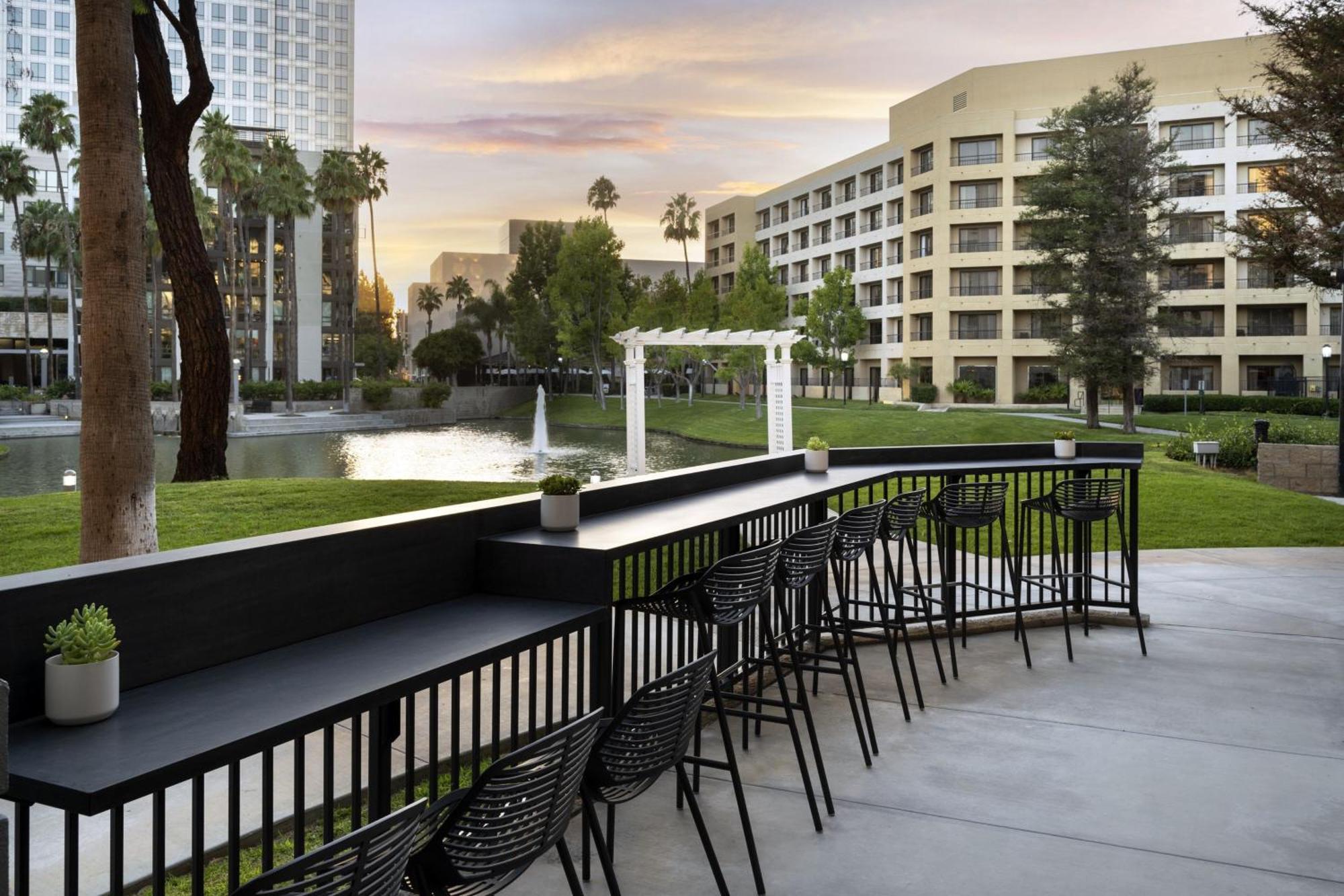 Costa Mesa Marriott Otel Dış mekan fotoğraf